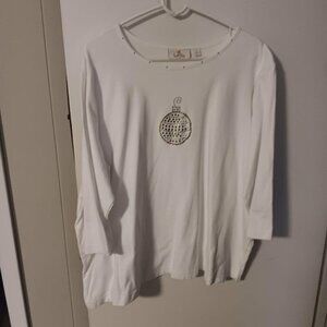Quacker Factory woman's white top with Christmas ornament 2X